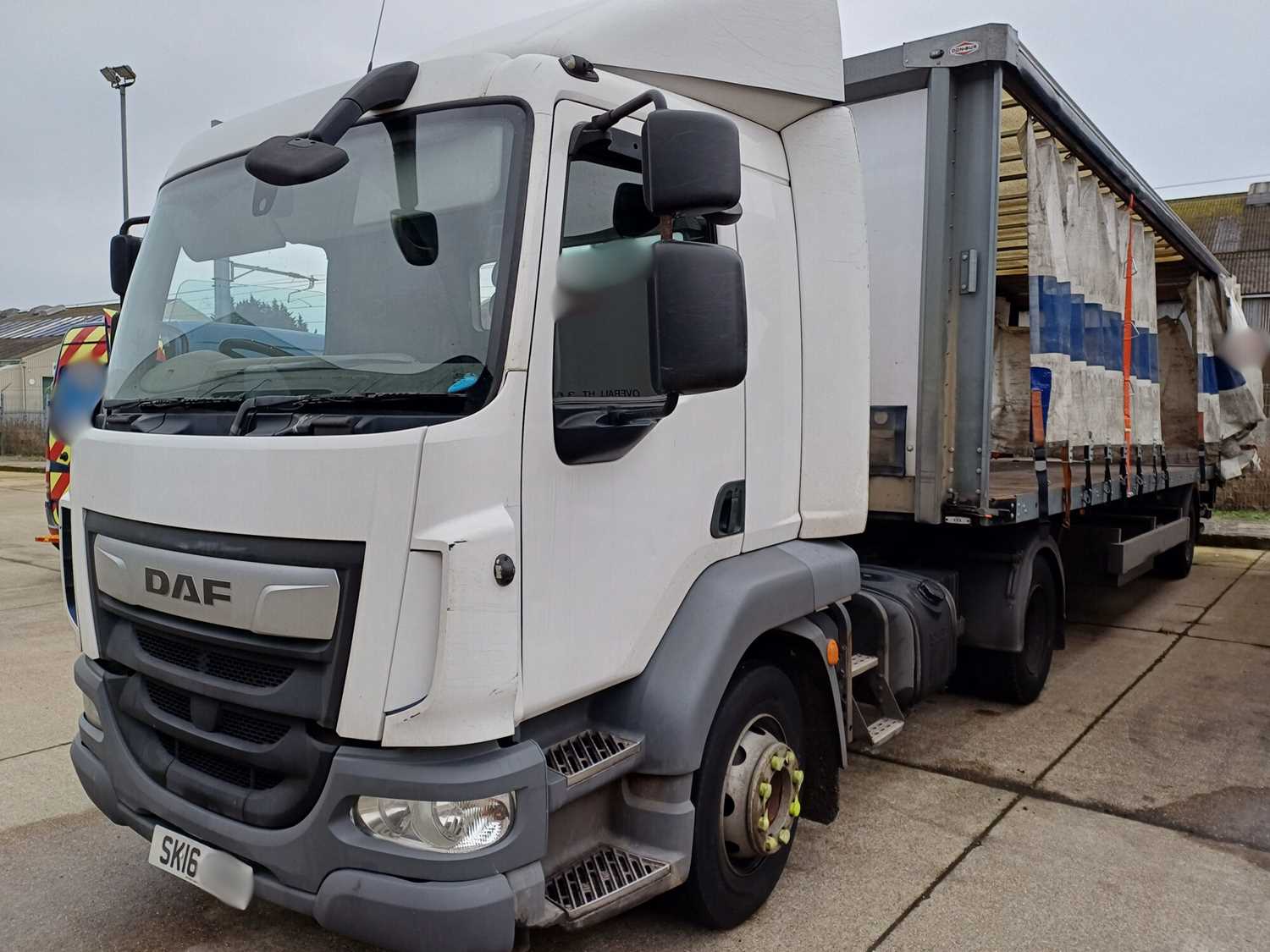 Lot 13 - 2016 DAF LF220 FT 4x2 Urban Artic Tractor Unit Euro 6