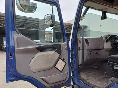 Lot 4 - 2016 DAF LF 220 FT 4x2 Urban Artic Tractor Unit Euro 6