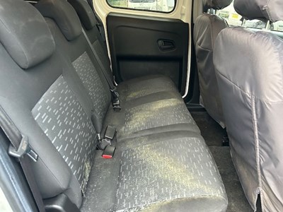 Lot 41 - 2017 (67 Plate) Vauxhall Combo 2300 Crew Cab Panel Van Euro 6