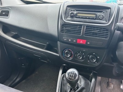 Lot 41 - 2017 (67 Plate) Vauxhall Combo 2300 Crew Cab Panel Van Euro 6
