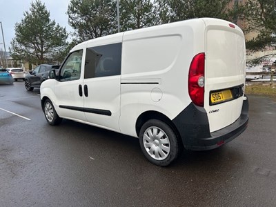 Lot 41 - 2017 (67 Plate) Vauxhall Combo 2300 Crew Cab Panel Van Euro 6