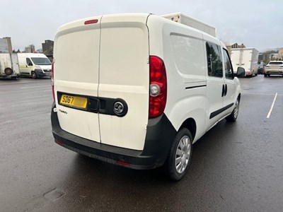 Lot 41 - 2017 (67 Plate) Vauxhall Combo 2300 Crew Cab Panel Van Euro 6