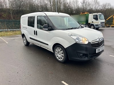 Lot 41 - 2017 (67 Plate) Vauxhall Combo 2300 Crew Cab Panel Van Euro 6