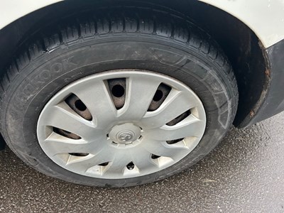 Lot 41 - 2017 (67 Plate) Vauxhall Combo 2300 Crew Cab Panel Van Euro 6