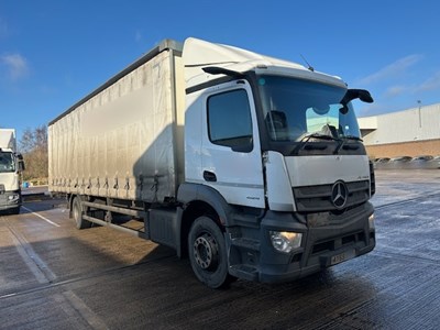 Lot 8 - 2020 (69 Plate) Mercedes Actros 1824 Rigid Curtainside Euro 6