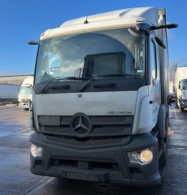 Lot 9 - 2020 (69 Plate) Mercedes Actros 1824 Rigid Curtainside Euro 6