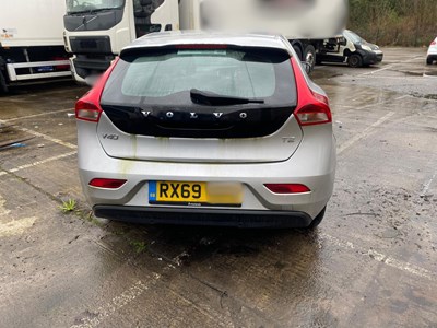 Lot 30 - 2019 (69 Plate) Volvo V40 Momentum Edition T2 Euro 6