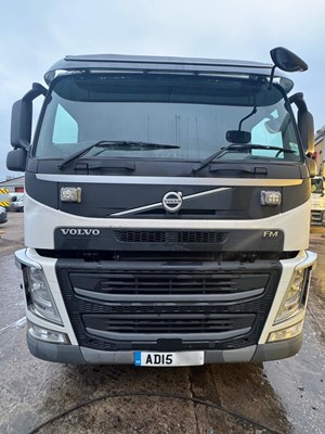 Lot 19 - 2015 Volvo FM-420 32T Vacuum/Pressure 8x2 Tanker Euro 6