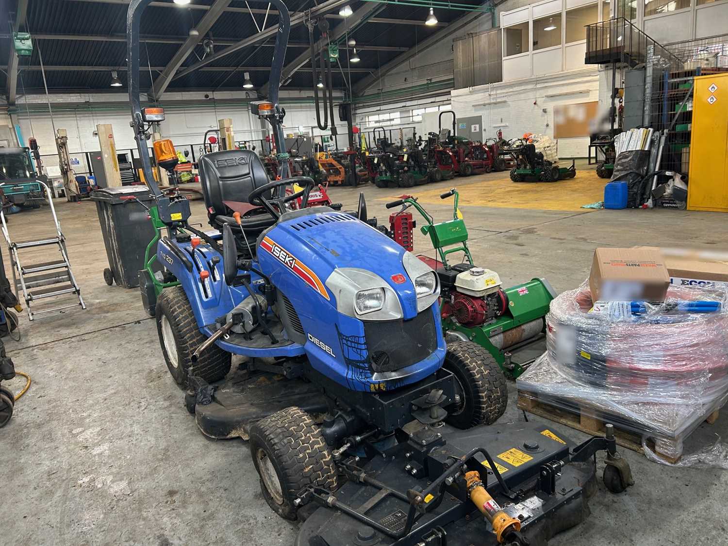 Lot 23 - 2018 Iseki TGX237 Compact Tractor Mower NON RUNNER