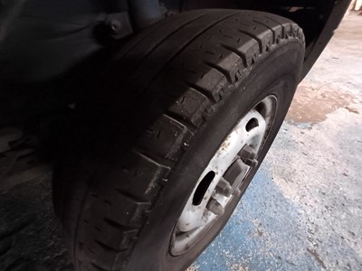 Lot 41 - 2013 Ford Transit 100 T260 FWD Panel Van Euro 5