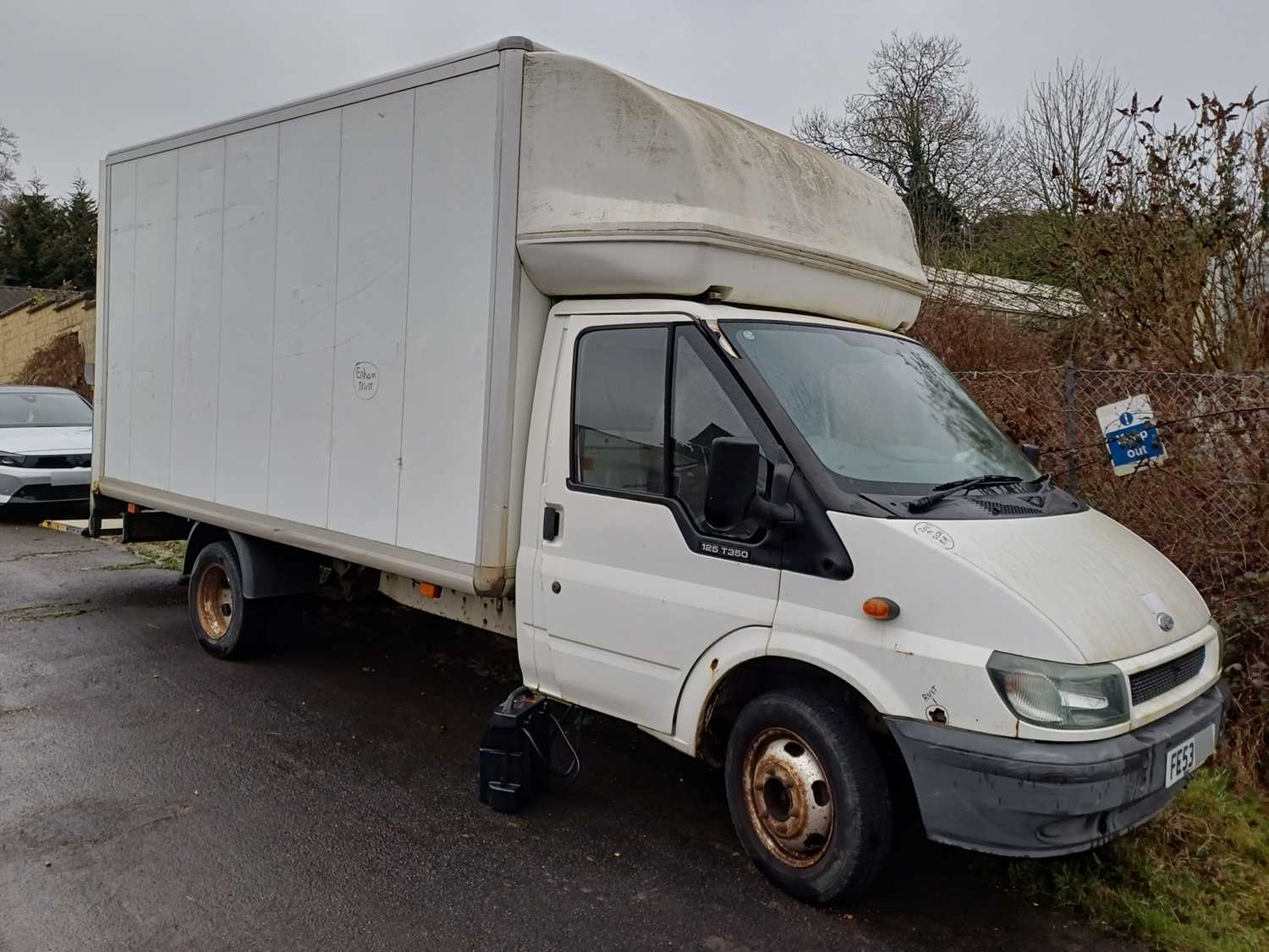 Lot 24 - 2003 (53 Plate) Ford Transit 350 LWB TD Luton Body Euro 3