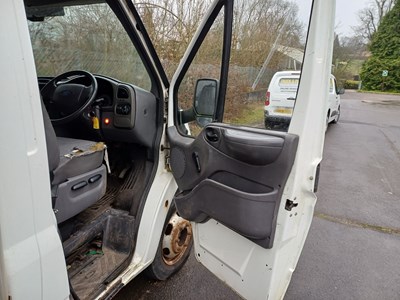 Lot 24 - 2003 (53 Plate) Ford Transit 350 LWB TD Luton Body Euro 3