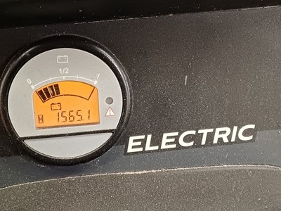 Lot 17 - 2018 John Deere TE 4x2 Electric Utility Vehicle