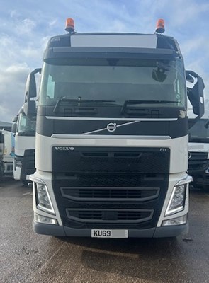 Lot 2 - 2019 (69 Plate) Volvo FH 6x2 Tractor Unit Euro 6