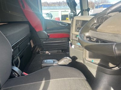 Lot 2 - 2019 (69 Plate) Volvo FH 6x2 Tractor Unit Euro 6