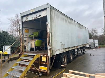 Lot 35 - 1994 Montracon Box Trailer Tandem Axle