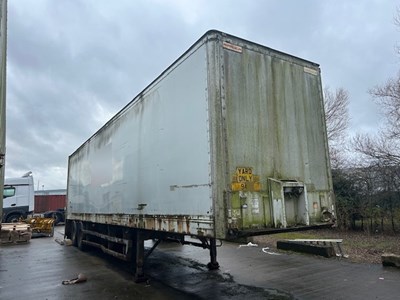 Lot 35 - 1994 Montracon Box Trailer Tandem Axle