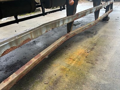 Lot 35 - 1994 Montracon Box Trailer Tandem Axle