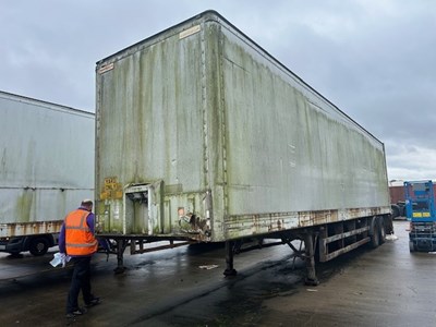 Lot 35 - 1994 Montracon Box Trailer Tandem Axle