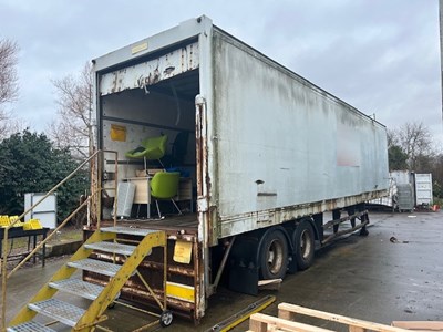 Lot 35 - 1994 Montracon Box Trailer Tandem Axle