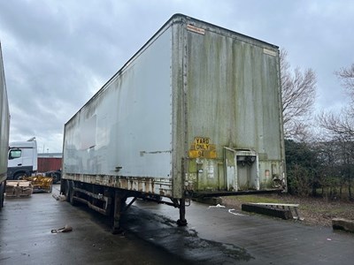 Lot 35 - 1994 Montracon Box Trailer Tandem Axle