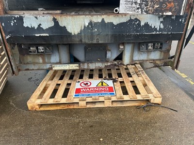 Lot 36 - 1994 Montracon Box Trailer Tandem Axle