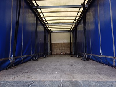 Lot 11 - 2011 DAF CF65 220 BOD V 4x2 Rigid Curtainside Euro 5