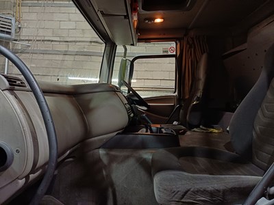 Lot 11 - 2011 DAF CF65 220 BOD V 4x2 Rigid Curtainside Euro 5