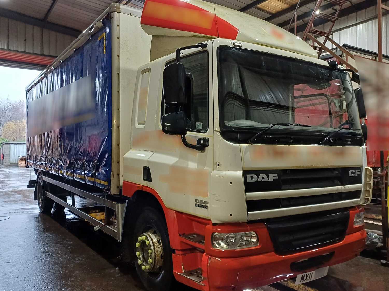 Lot 11 - 2011 DAF CF65 220 BOD V 4x2 Rigid Curtainside Euro 5
