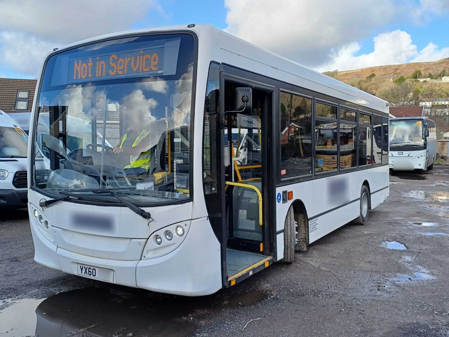 Lot 50 - 2011 (60 Plate) Alexander Dennis Enviro 200 26 Seat Service Bus Euro 5
