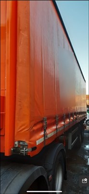 Lot 8 - 2009 SDC Lawrence David tandem Urban curtain-sider trailer with tail lift