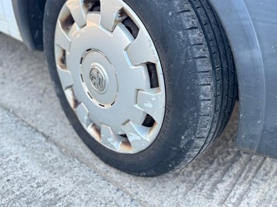 Lot 27 - 2011 Vauxhall Combo 2000 CDTI 16V Panel Van Euro 4