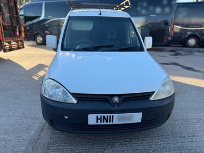 Lot 27 - 2011 Vauxhall Combo 2000 CDTI 16V Panel Van Euro 4