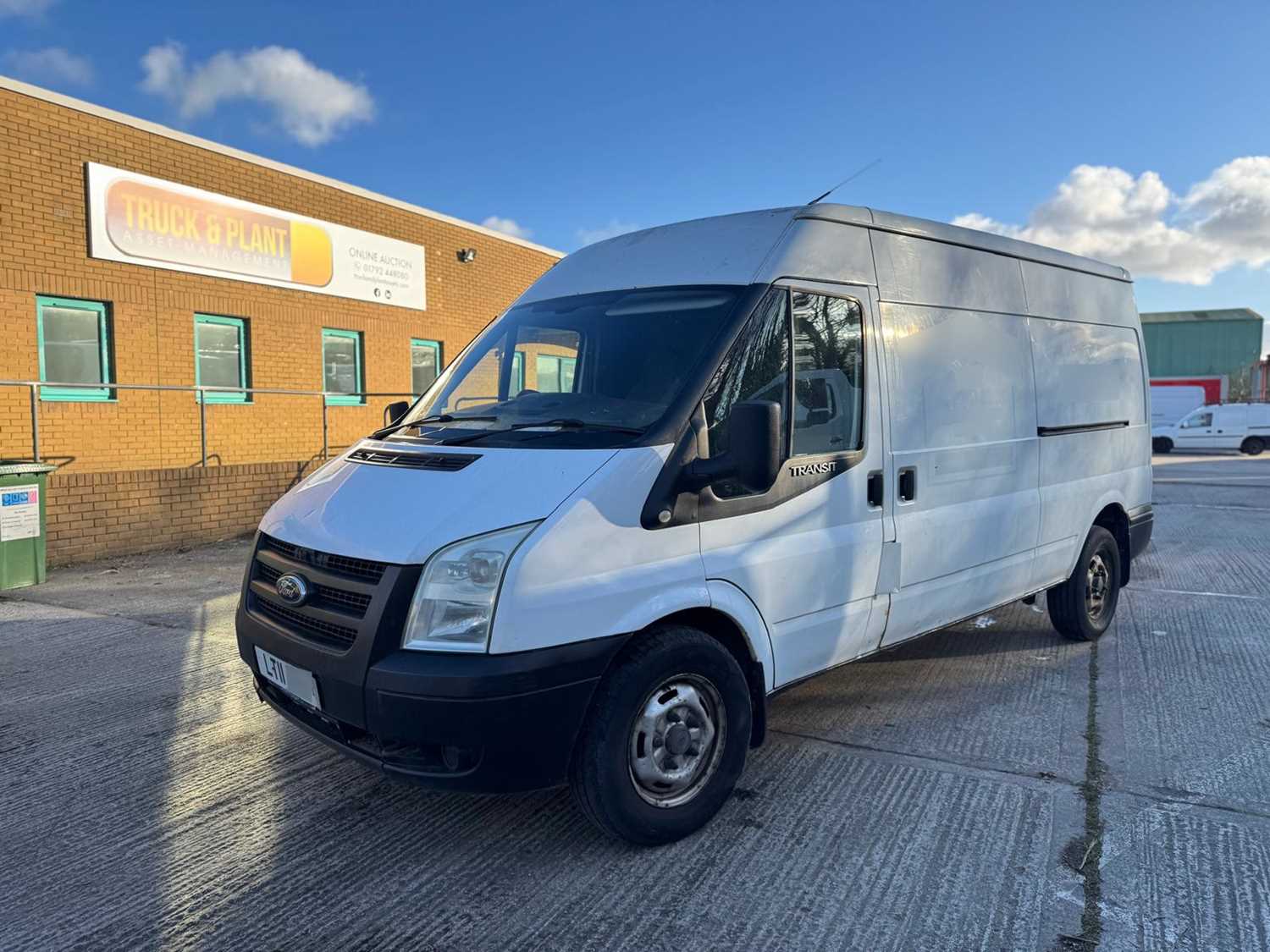 Lot 19 - 2011 Ford Transit 115 T350L RWD Panel Van Euro 4