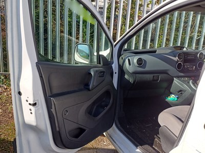 Lot 7 - 2014 (64 Plate) Peugeot Partner 750 S L2 HDi Panel Van Euro 5