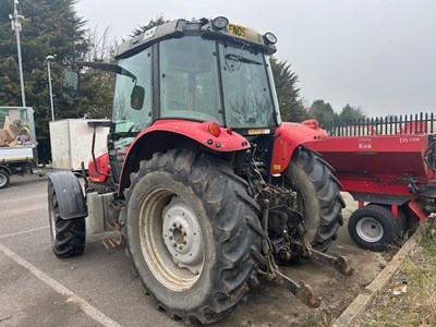 Lot 10 - 2005 Massey Ferguson 5455 Tractor