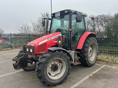 Lot 10 - 2005 Massey Ferguson 5455 Tractor