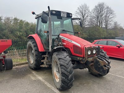 Lot 10 - 2005 Massey Ferguson 5455 Tractor