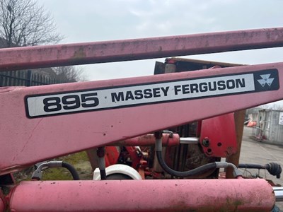 Lot 64 - Massey Ferguson 895 Loader & Bucket