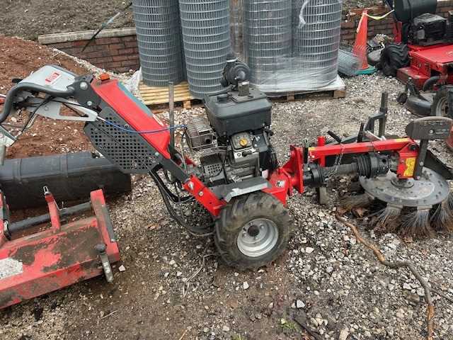 Lot 56 - Kersten 46459 NON RUNNER Brush Cleaner