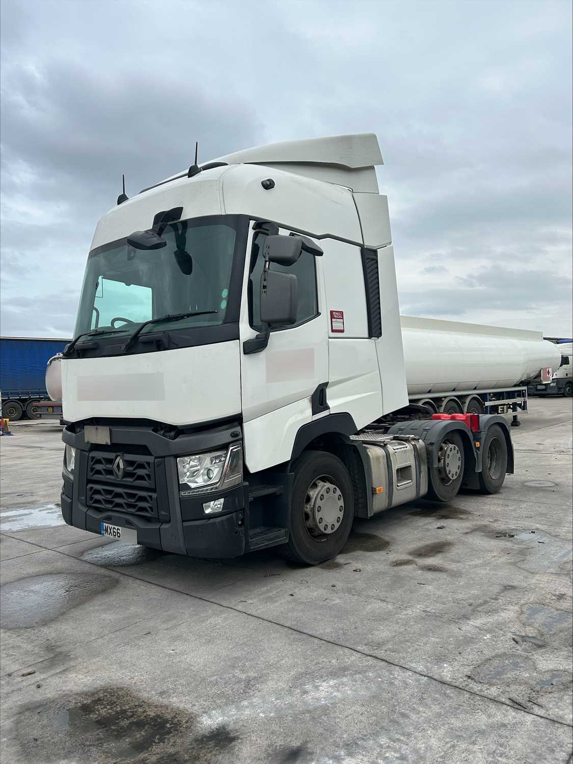 Lot 2 - 2017 (66 Plate) Renault T Series 6x2 Tractor Unit Euro 6