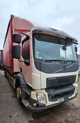 Lot 3 - 2017 (67 Plate) Volvo FES 18T Rigid Curtainside Euro 6