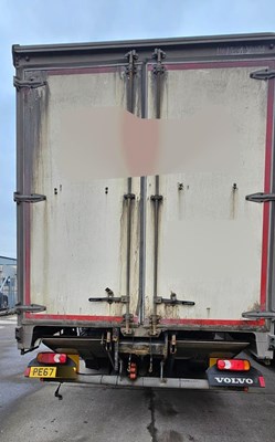 Lot 3 - 2017 (67 Plate) Volvo FES 18T Rigid Curtainside Euro 6