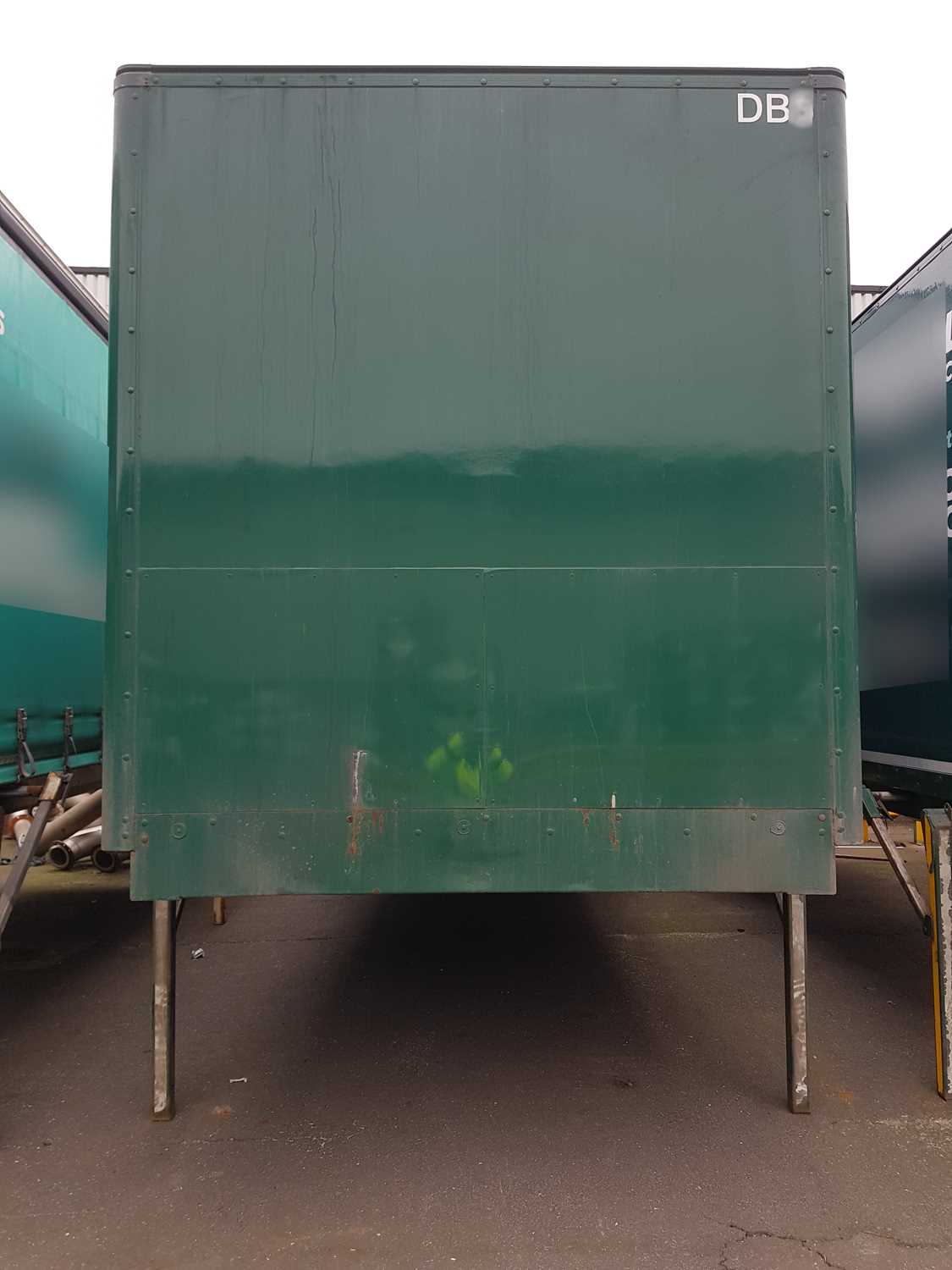 Lot 32 - Drop Box for Skeletal Trailer