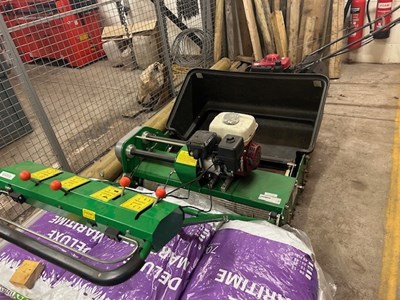 Lot 50 - 2014 Dennis Bowling Green Mower
