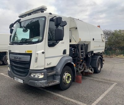 Lot 6 - 2012 DAF LF 230 FA Johnston double sweeper with jet washer Euro 6