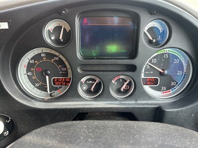 Lot 40 - 2012 Leyland DAF FA LF 55.220 18T Rigid Box Euro 5