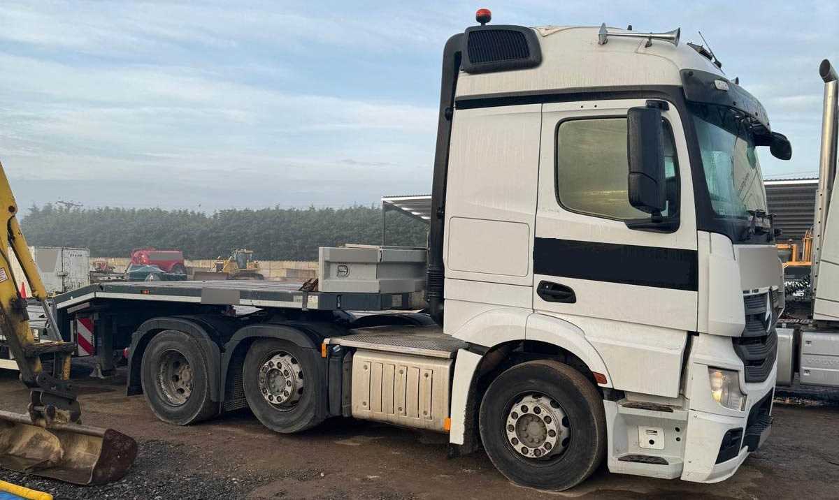 Lot 22 - 2016 Mercedes Actros 6x2 Tractor Unit Euro 6