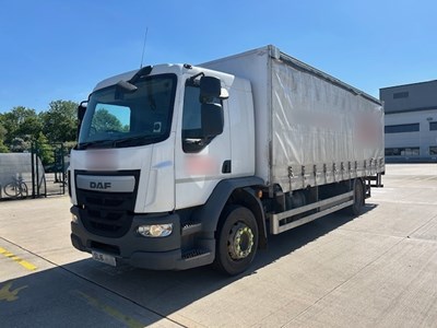 Lot 10 - 2016 DAF LF 220 FA Rigid Curtainside Euro 6