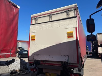 Lot 35 - 2019 (68 Plate) DAF LF 180 Rigid Curtainsider Euro 6